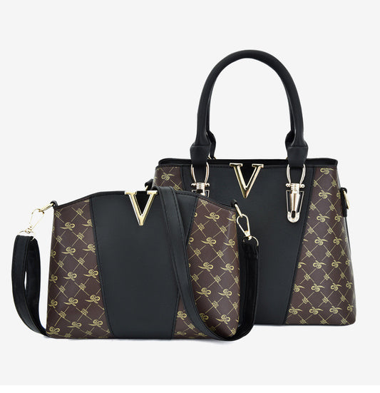 Signature V Series Large Capacity Single Shoulder Messenger Bag
