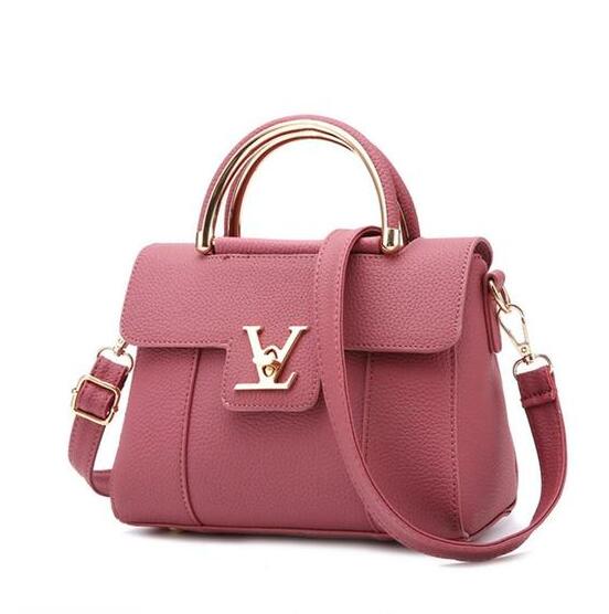 SIGNATURE V Chic Bag Exceptional