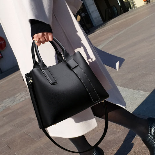 Exceptional New Trendy Handbag Women's Wild Fashion Messenger Bag