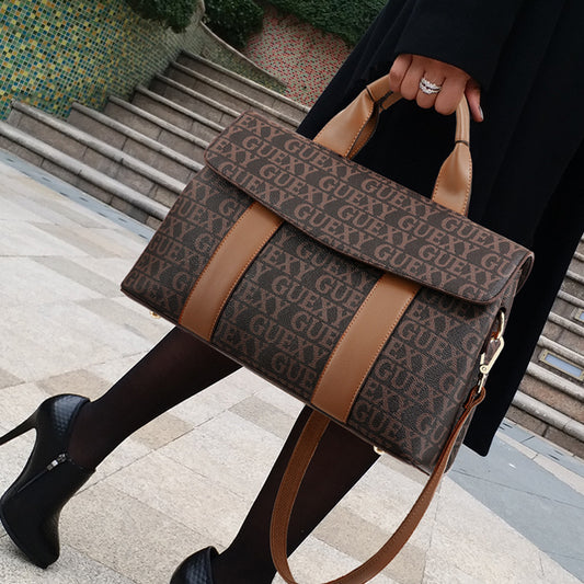 Signature Boston Pillow Bag