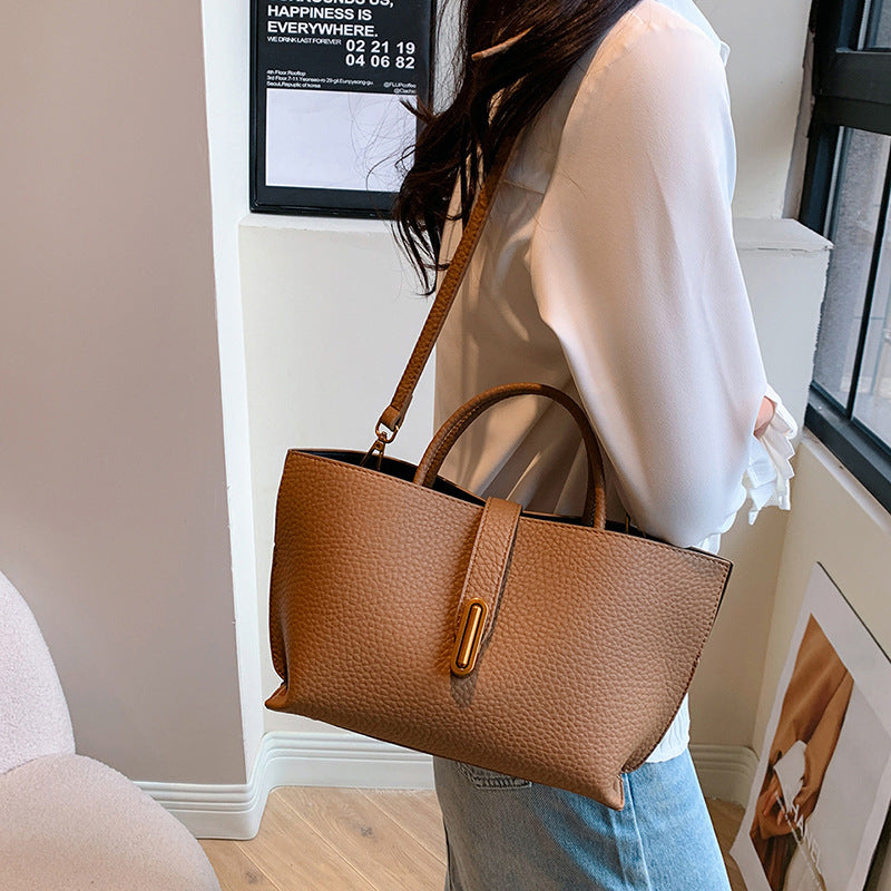 Heart Stopping Designer Look Shoulder Bag, Zipper Bucket Bag, High Capacity Totes