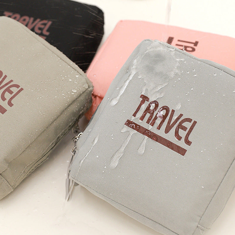 TRAVEL TOTES