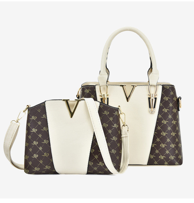 Signature V Series Large Capacity Single Shoulder Messenger Bag