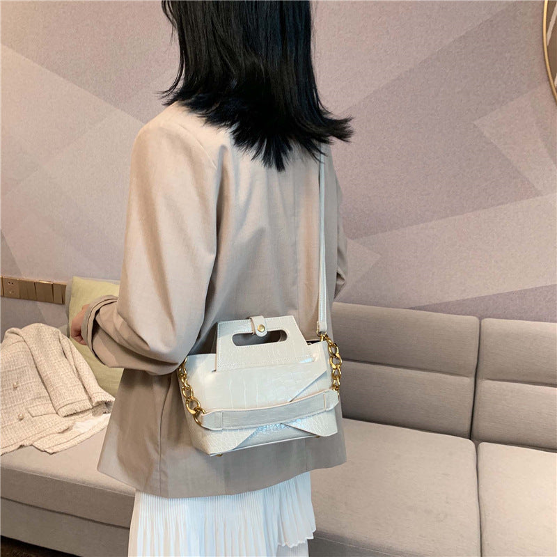 Giovanni Women's Messenger Handbag