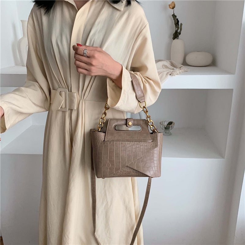Giovanni Women's Messenger Handbag