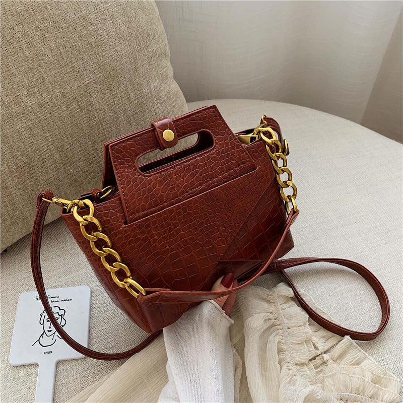 Giovanni Women's Messenger Handbag