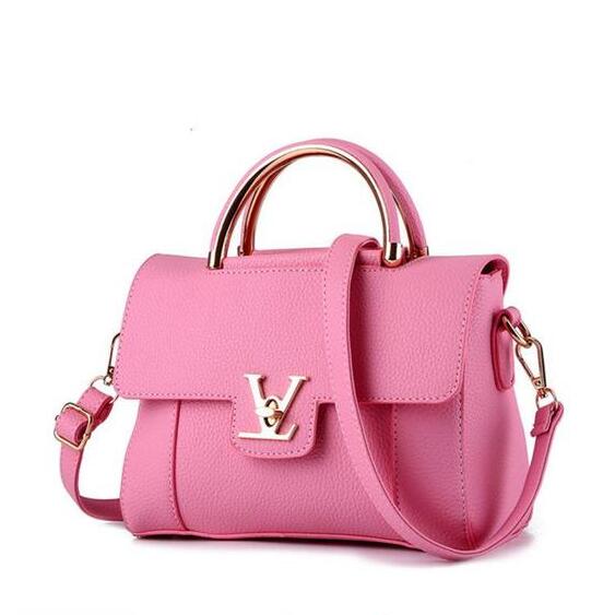 SIGNATURE V Chic Bag Exceptional