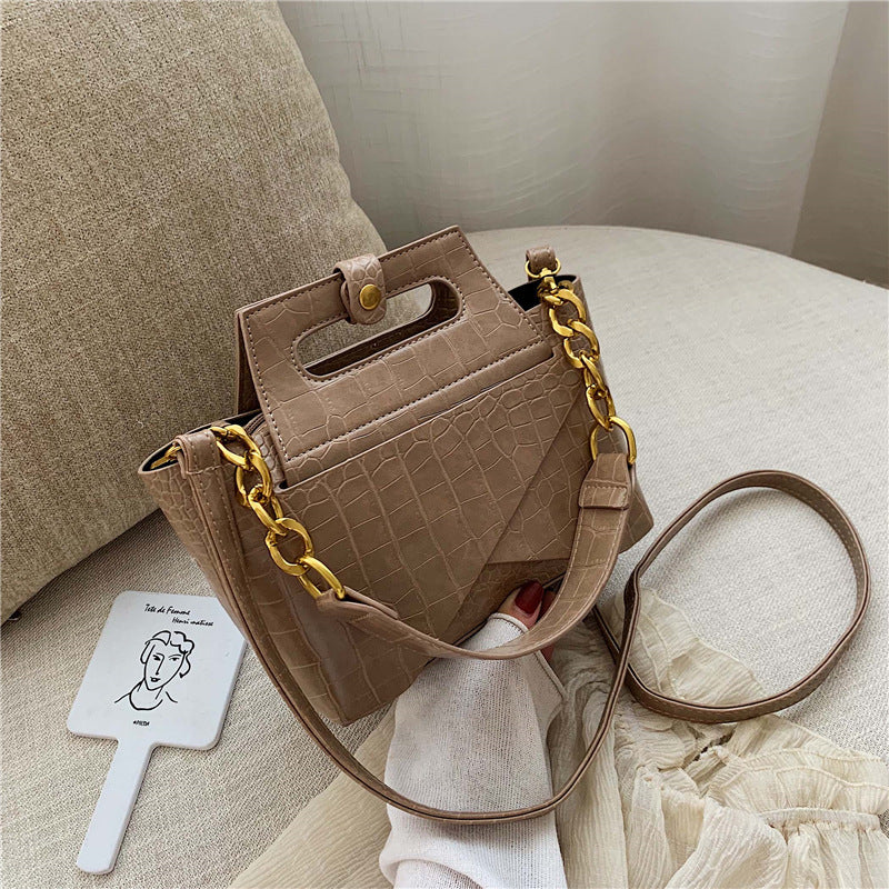 Giovanni Women's Messenger Handbag