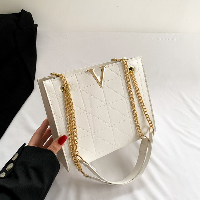 Signature V New Style Popular Handbag