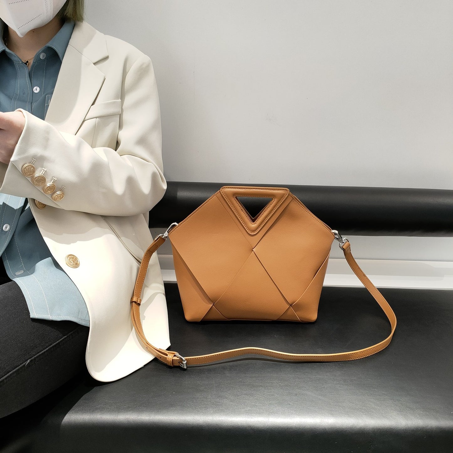High-End Woven Shoulder Bag