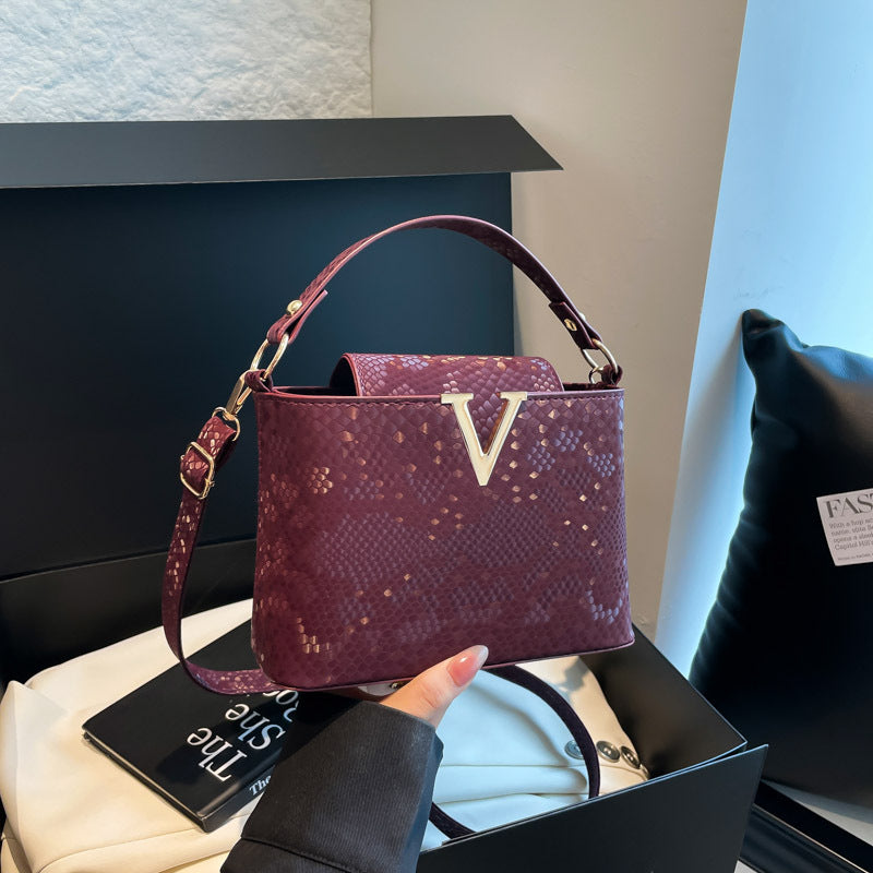 Signature V Stylish High-Value Work Commute Shoulder HandBag