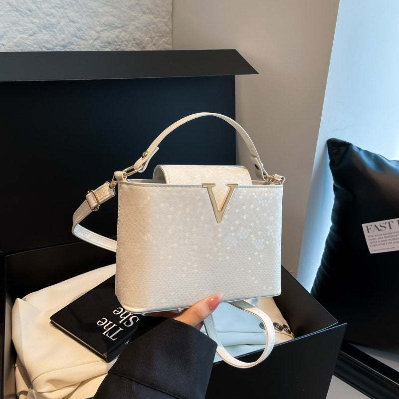 Signature V Stylish High-Value Work Commute Shoulder HandBag
