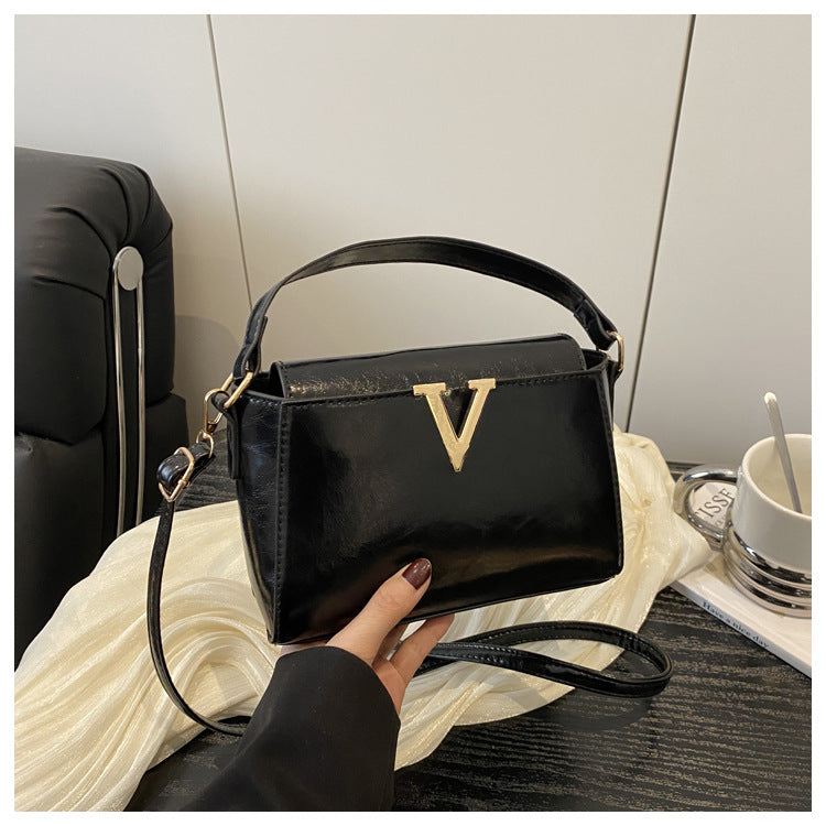Signature V Series II Single-shoulder Handbag
