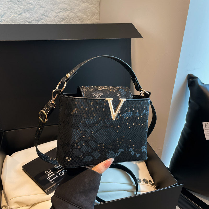 Signature V Stylish High-Value Work Commute Shoulder HandBag