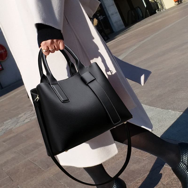 Exceptional New Trendy Handbag Women's Wild Fashion Messenger Bag