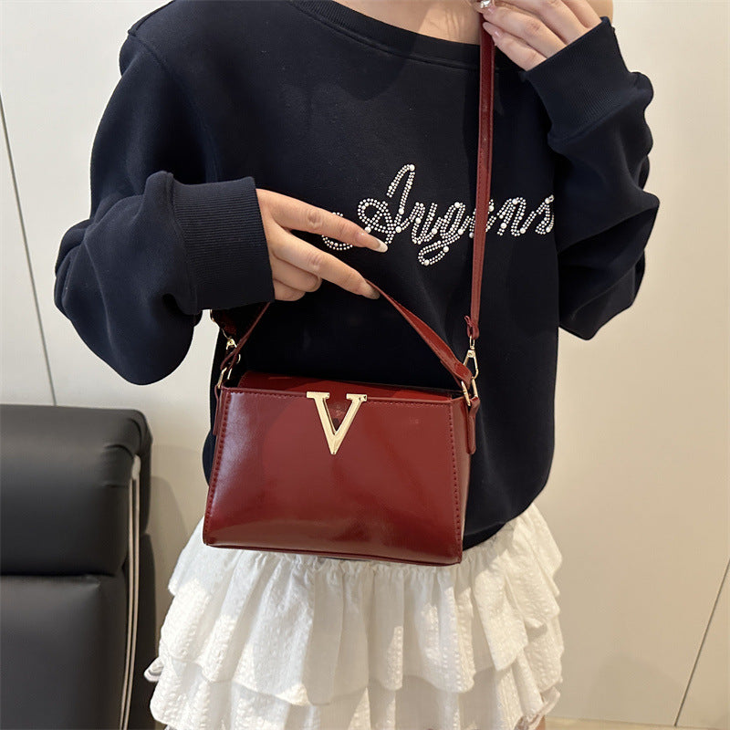 Signature V Series II Single-shoulder Handbag