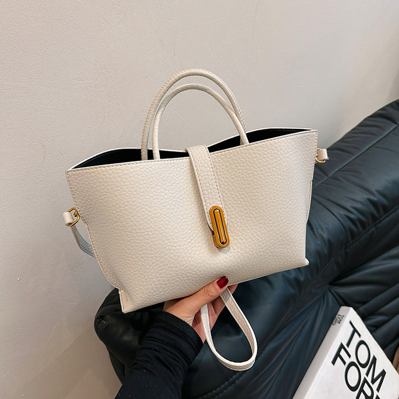 Heart Stopping Designer Look Shoulder Bag, Zipper Bucket Bag, High Capacity Totes