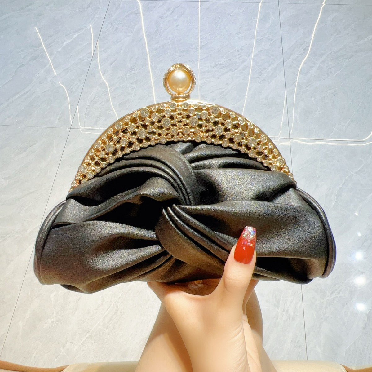 Diamond-Embedded Socialite Clutch