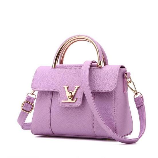 SIGNATURE V Chic Bag Exceptional