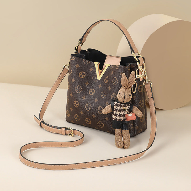 Signature V Exceptional Shoulder Bag