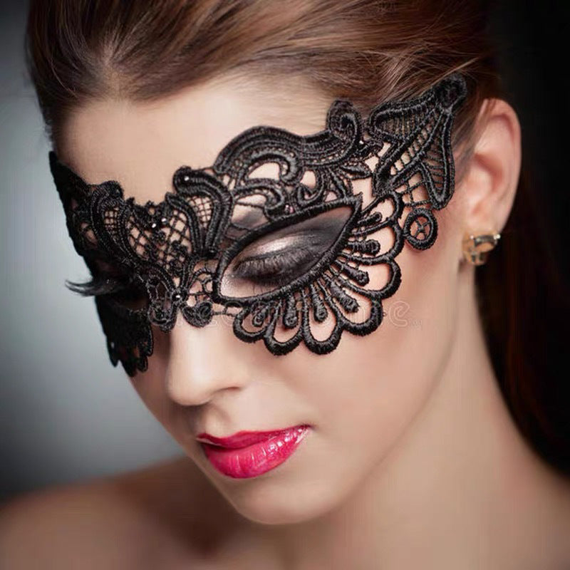 Princess Golden Lace Mask