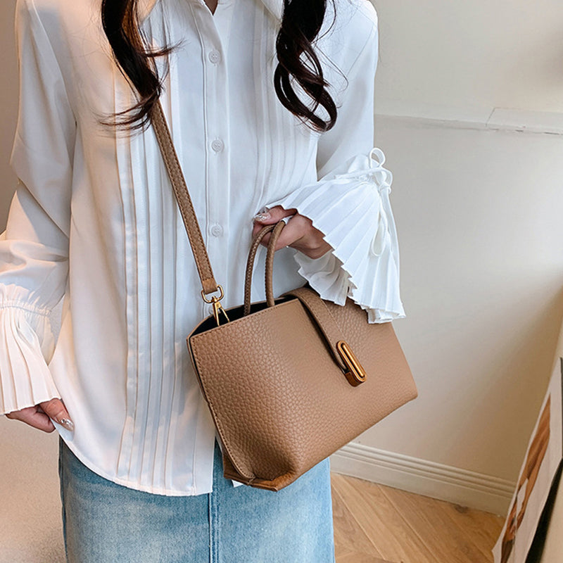Heart Stopping Designer Look Shoulder Bag, Zipper Bucket Bag, High Capacity Totes
