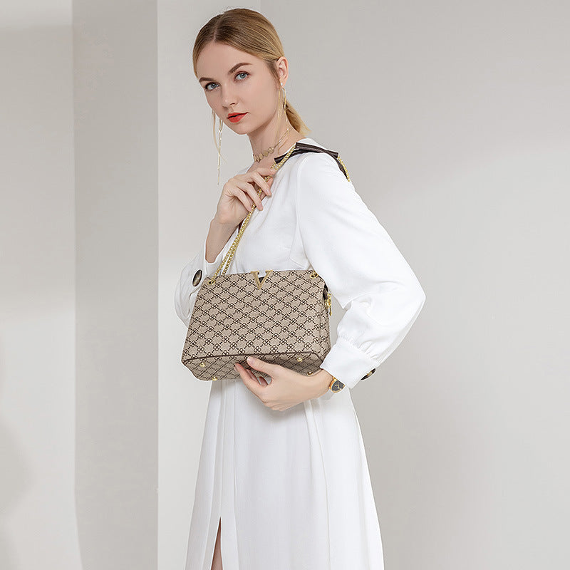Signature V Four Leaf Print Handbag